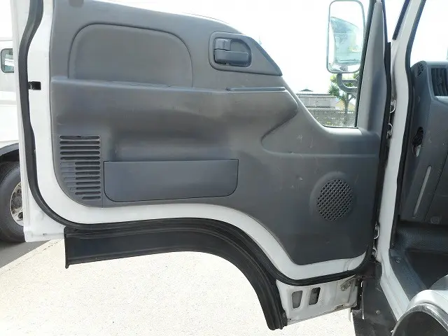 いすゞ エルフ TPG-NJS85A(4WD)の写真17