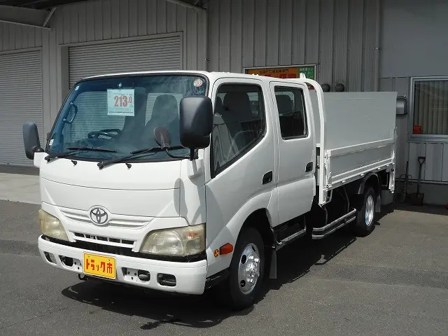 トヨタ ダイナ SKG-XZU695(4WD)の写真1