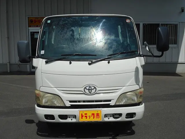 トヨタ ダイナ SKG-XZU695(4WD)の写真2
