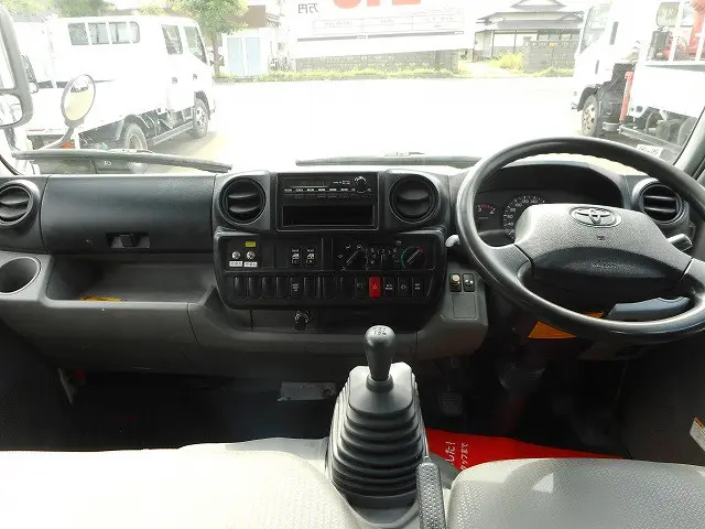 トヨタ ダイナ SKG-XZU695(4WD)の写真12