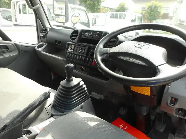トヨタ ダイナ SKG-XZU695(4WD)の写真13