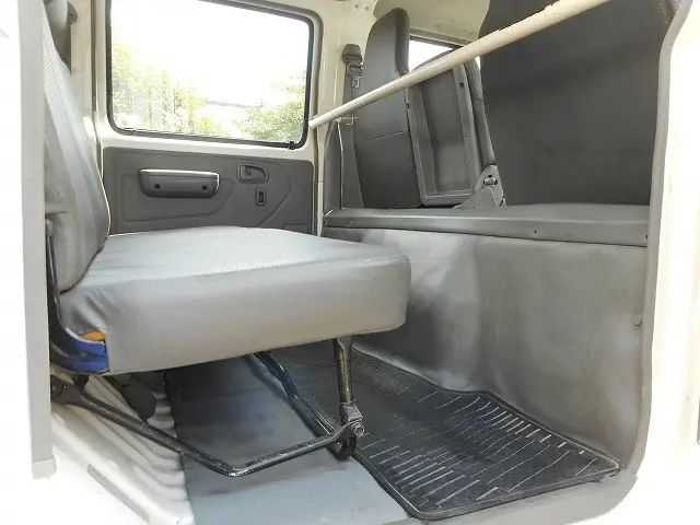 トヨタ ダイナ SKG-XZU695(4WD)の写真16