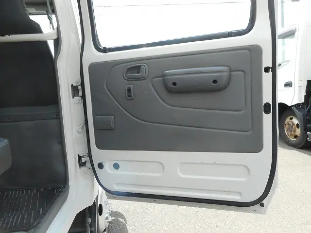 トヨタ ダイナ SKG-XZU695(4WD)の写真17