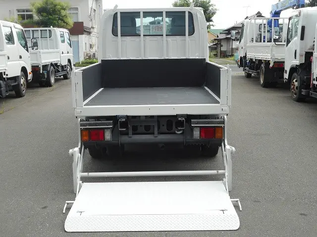 いすゞ エルフ TRG-LJS85A(4WD)の写真9