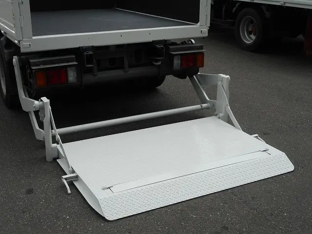 いすゞ エルフ TRG-LJS85A(4WD)の写真11