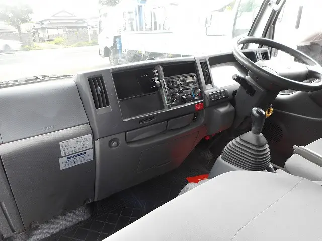 いすゞ エルフ TRG-LJS85A(4WD)の写真18