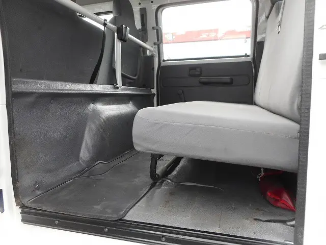 いすゞ エルフ TRG-LJS85A(4WD)の写真21