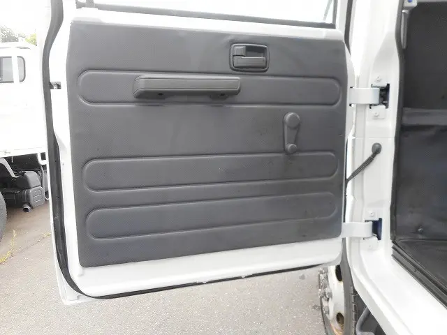 いすゞ エルフ TRG-LJS85A(4WD)の写真22