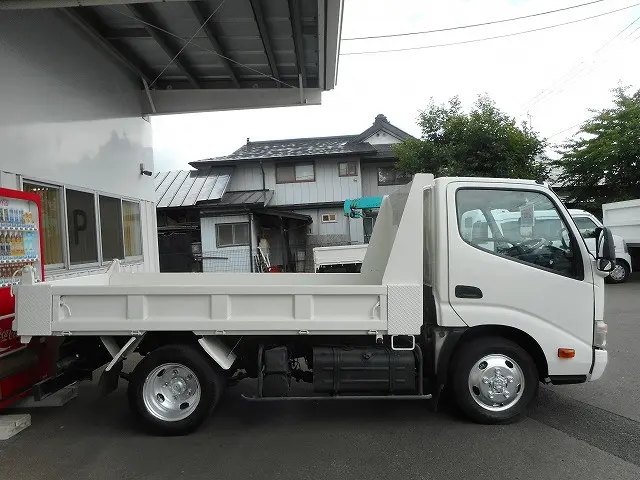 トヨタ ダイナ SKG-XZU675D(4WD)の写真4