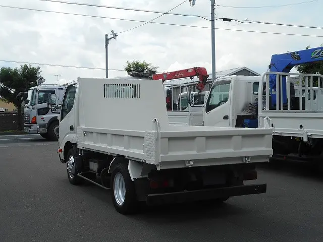 トヨタ ダイナ SKG-XZU675D(4WD)の写真8