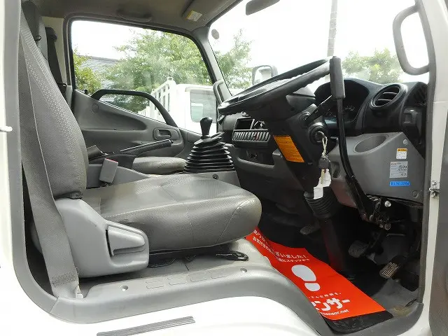 トヨタ ダイナ SKG-XZU675D(4WD)の写真17