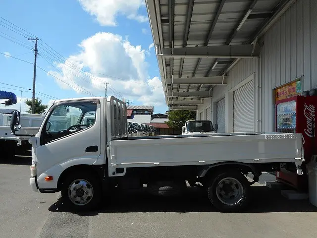 日野 デュトロ TKG-XZU675M(4WD)の写真5