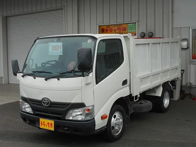トヨタ ダイナ SKG-XZU675D(4WD)の写真1
