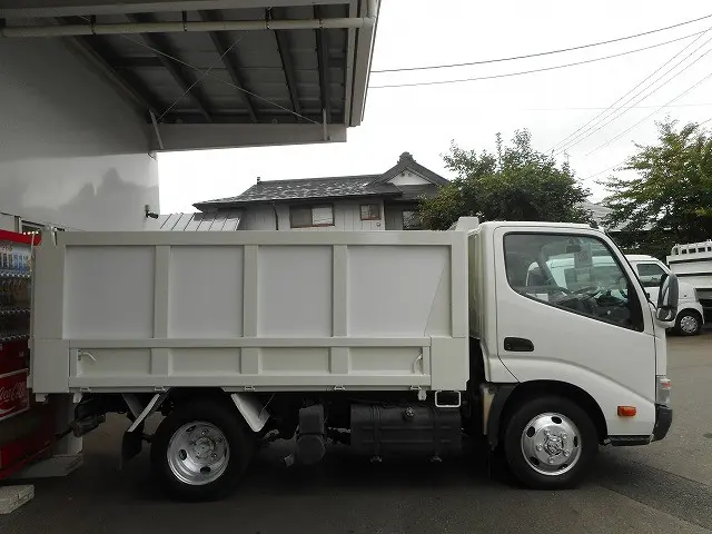 トヨタ ダイナ SKG-XZU675D(4WD)の写真4