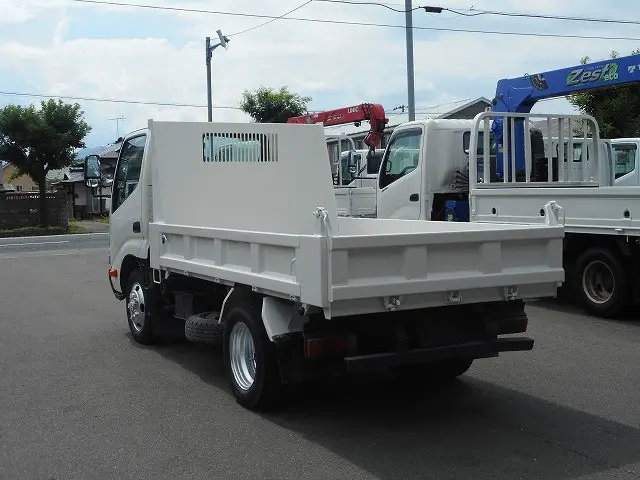 トヨタ ダイナ SKG-XZU675D(4WD)の写真8