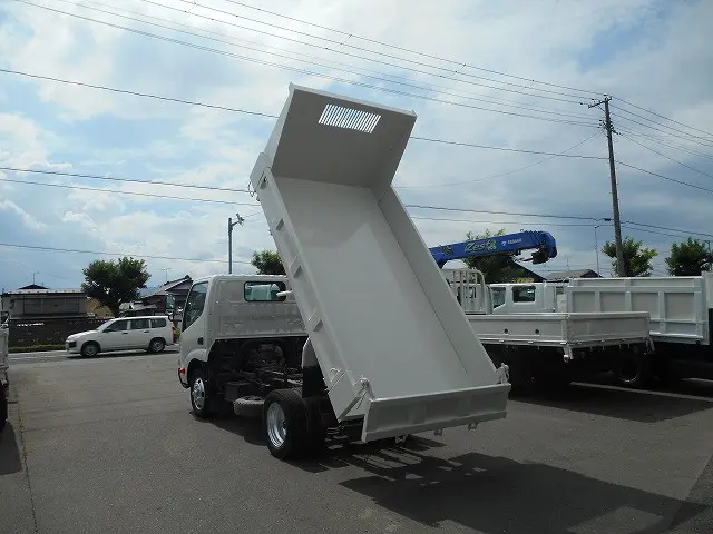 トヨタ ダイナ SKG-XZU675D(4WD)の写真11