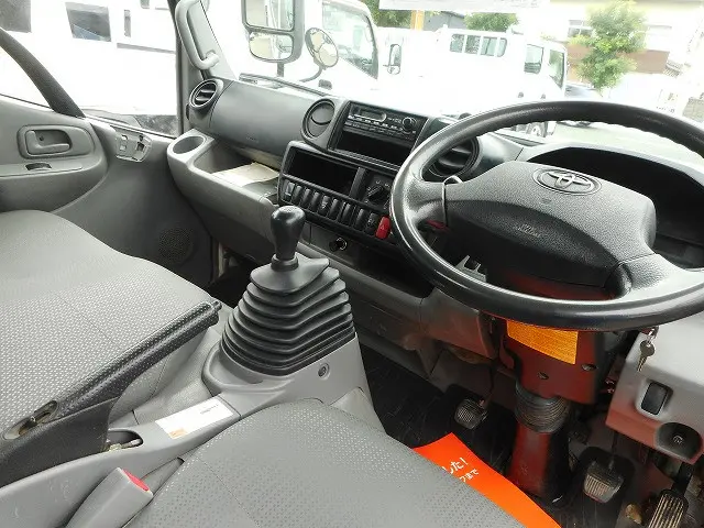 トヨタ ダイナ SKG-XZU675D(4WD)の写真16