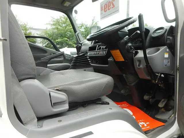 トヨタ ダイナ SKG-XZU675D(4WD)の写真17