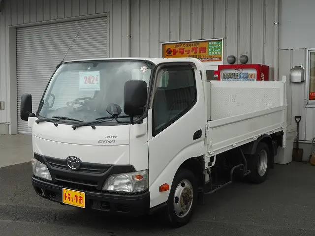 トヨタ ダイナ TKG-XZU675(4WD)の写真1