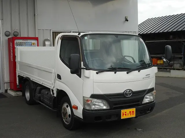 トヨタ ダイナ TKG-XZU675(4WD)の写真3
