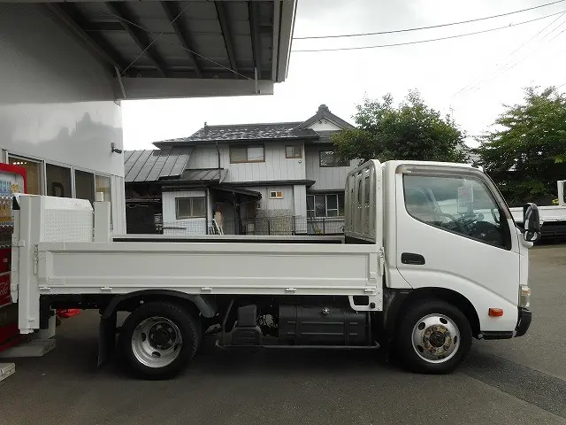 トヨタ ダイナ TKG-XZU675(4WD)の写真4
