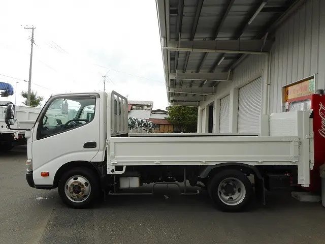 トヨタ ダイナ TKG-XZU675(4WD)の写真5