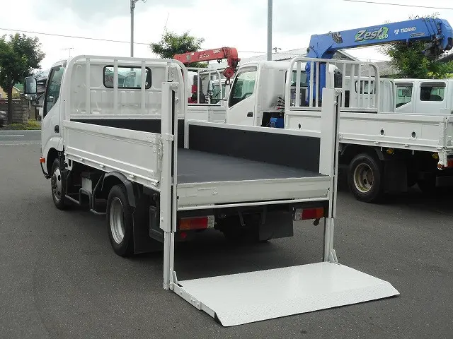 トヨタ ダイナ TKG-XZU675(4WD)の写真10