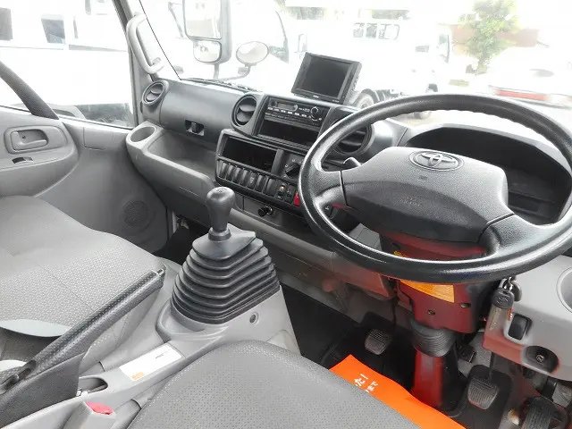 トヨタ ダイナ TKG-XZU675(4WD)の写真12