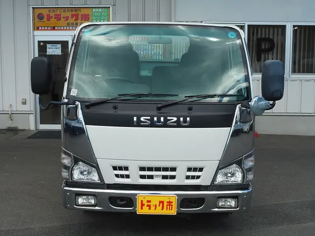 いすゞ エルフ PB-NKS81AN(4WD)の写真2