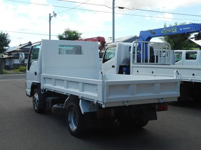 いすゞ エルフ PB-NKS81AN(4WD)の写真8