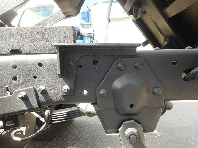 いすゞ エルフ PB-NKS81AN(4WD)の写真30