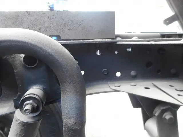 いすゞ エルフ PB-NKS81AN(4WD)の写真33