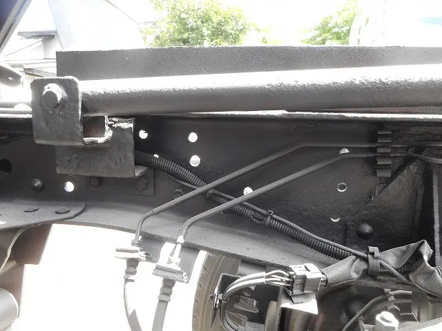 いすゞ エルフ PB-NKS81AN(4WD)の写真37