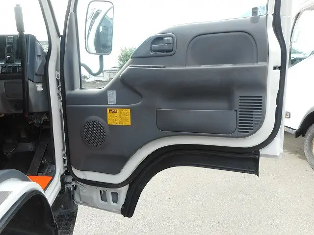 いすゞ エルフ TKG-NKS85AN(4WD)の写真23