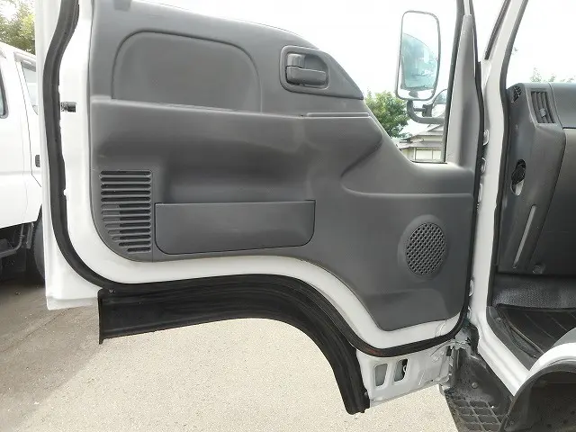 いすゞ エルフ TKG-NKS85AN(4WD)の写真26