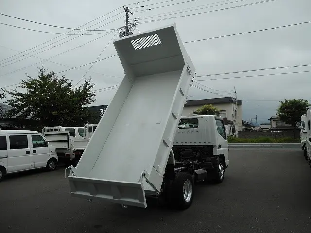 三菱 キャンター PDG-FG70DD(4WD)の写真10