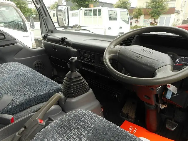 いすゞ エルフ PB-NPS81AR(4WD)の写真11