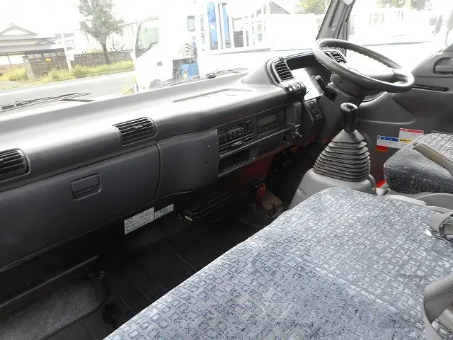 いすゞ エルフ PB-NPS81AR(4WD)の写真14