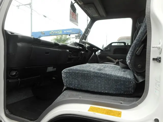 いすゞ エルフ PB-NPS81AR(4WD)の写真15