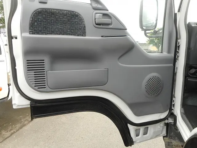 いすゞ エルフ PB-NPS81AR(4WD)の写真16