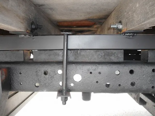 いすゞ エルフ PB-NPS81AR(4WD)の写真36