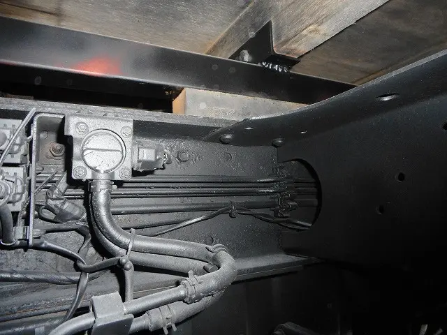 いすゞ エルフ PB-NPS81AR(4WD)の写真47