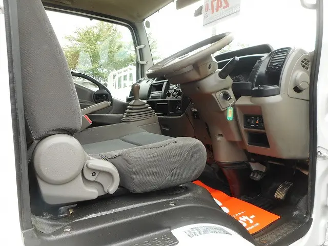三菱 キャンターガッツ TKG-BSZ5F24(4WD)の写真14