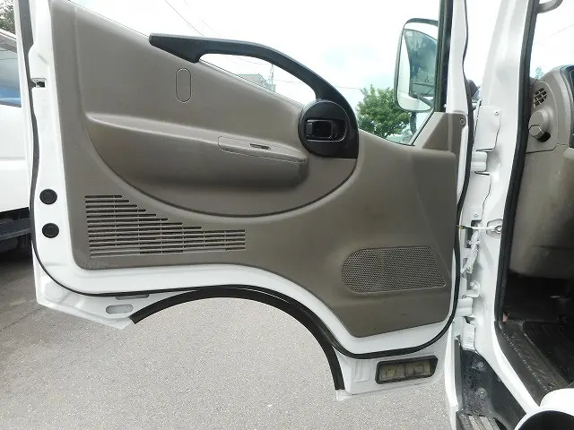 三菱 キャンターガッツ TKG-BSZ5F24(4WD)の写真20