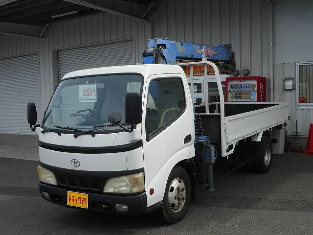 トヨタ ダイナ PB-XZU388(4WD)の写真1