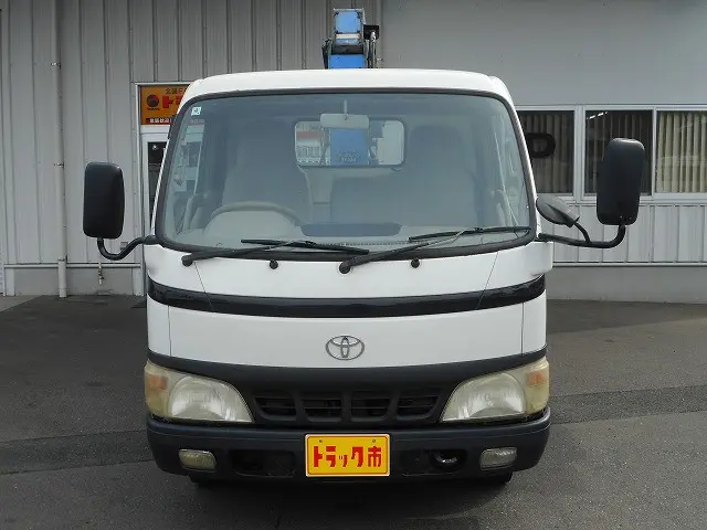 トヨタ ダイナ PB-XZU388(4WD)の写真2