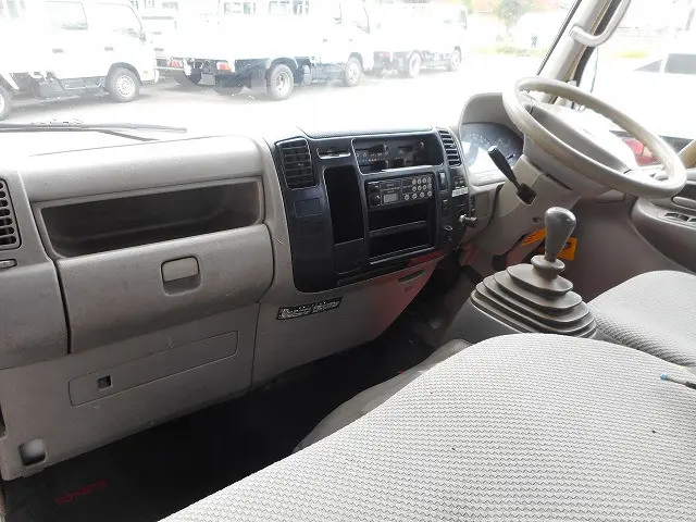 トヨタ ダイナ PB-XZU388(4WD)の写真27
