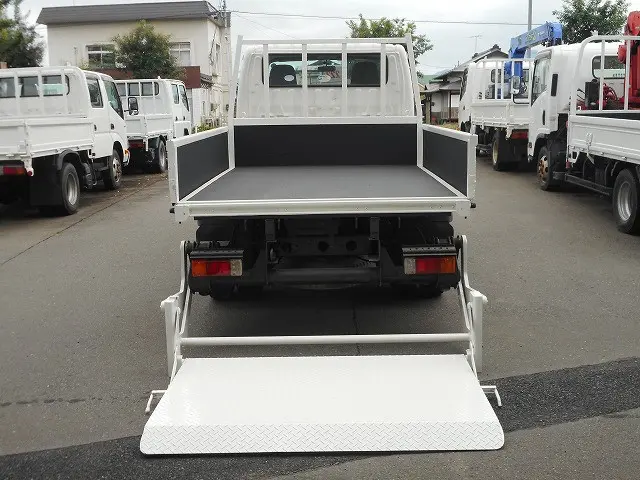 日野 デュトロ BDG-XZU378M(4WD)の写真9