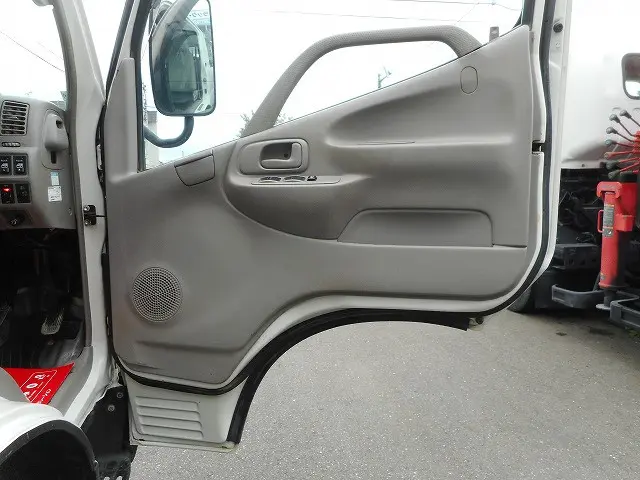 日野 デュトロ BDG-XZU378M(4WD)の写真15