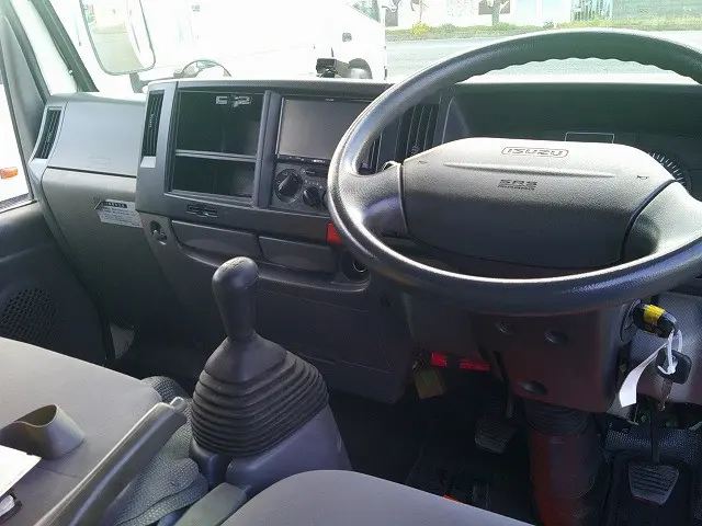 いすゞ エルフ TKG-NHS85A(4WD)の写真11